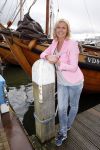 Volendam 23 mei 2013
Presentatie cd Tim Douwsma en Monique Smit in Old Dutch. Irene Moors reikt hem uit.
Peter Smulders bv