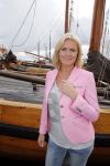 Volendam 23 mei 2013
Presentatie cd Tim Douwsma en Monique Smit in Old Dutch. Irene Moors reikt hem uit.
Peter Smulders bv