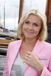 Volendam 23 mei 2013
Presentatie cd Tim Douwsma en Monique Smit in Old Dutch. Irene Moors reikt hem uit.
Peter Smulders bv