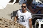 ibiza 15 juni 2013
Wesley Sneijder en Yolanthe Sneijder Cabau met Rodney Reduan en Jalal Diba en vrienden bij tropicana beach.
Peter Smulders bv