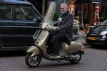 Amsterdam 5 oktober 2012
John Lukken op vespa scooter.
Peter Smulders bv