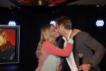 Volendam 23 mei 2013
Presentatie cd Tim Douwsma en Monique Smit in Old Dutch. Irene Moors reikt hem uit.
Peter Smulders bv