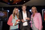 Volendam 23 mei 2013
Presentatie cd Tim Douwsma en Monique Smit in Old Dutch. Irene Moors reikt hem uit.
Peter Smulders bv