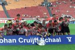 Amsterdam Arena stadion, 13 Augustus 2000
PSV-Roda JC, eindstand 2-0 om de Johan Cruyff-schaal

PSV Selektie met de Johan Cruyff-schaal

PETER SMULDERS BV
