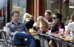 Amsterdam 31 mei 2013
Patrick Stoof (acteur komt een man bij de dokter) met vrouw /vriendin op terras.
Peter Smulders bv