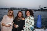 Istanbul 21 mei 2013
Presentatie nieuw sieradenlijn Yolanthe Cabau van Yolanthe Sneijder Cabau in het meest populaire restaurant / club Reina van Istanbul. Wesley Sneijder was trots als een pauw. Patty Brard met Glennis Grace en Grace Headley
Peter Smulders bv