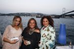 Istanbul 21 mei 2013
Presentatie nieuw sieradenlijn Yolanthe Cabau van Yolanthe Sneijder Cabau in het meest populaire restaurant / club Reina van Istanbul. Wesley Sneijder was trots als een pauw. Patty Brard met Glennis Grace en Grace Headley
Peter Smulders bv
