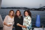 Istanbul 21 mei 2013
Presentatie nieuw sieradenlijn Yolanthe Cabau van Yolanthe Sneijder Cabau in het meest populaire restaurant / club Reina van Istanbul. Wesley Sneijder was trots als een pauw. Patty Brard met Glennis Grace en Grace Headley
Peter Smulders bv