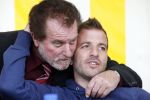 Beverwijk 25 mei 2013
Voetbaltournooi van Rafael v d Vaart . Zijn vriendin Sabia Boulahrouz en zoon Damian zijn ook aanwezig. Rafael met zijn oom
Peter Smulders bv