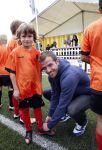 Beverwijk 25 mei 2013
Voetbaltournooi van Rafael v d Vaart . Zijn vriendin Sabia Boulahrouz en zoon Damian zijn ook aanwezig.
Peter Smulders bv