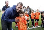 Beverwijk 25 mei 2013
Voetbaltournooi van Rafael v d Vaart . Zijn vriendin Sabia Boulahrouz en zoon Damian zijn ook aanwezig.
Peter Smulders bv