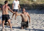 ibiza 14 juni 2013
Wesley en Rodney Sneijder aan het voetballen met Xelly en Rebecca Cabu v Kasbergen Gokhan Saki Reduan Diba en andere vrienden op het strand van Coco Beach.
Peter Smulders bv