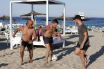 ibiza 14 juni 2013
Wesley en Rodney Sneijder aan het voetballen met Xelly en Rebecca Cabu v Kasbergen Gokhan Saki Reduan Diba en andere vrienden op het strand van Coco Beach.
Peter Smulders bv
