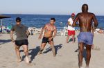 ibiza 14 juni 2013
Wesley en Rodney Sneijder aan het voetballen met Xelly en Rebecca Cabu v Kasbergen Gokhan Saki Reduan Diba en andere vrienden op het strand van Coco Beach.
Peter Smulders bv