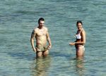 ibiza 15 juni 2013
Rodney Sneijder met Maybritt Slof in zee.
Peter Smulders bv