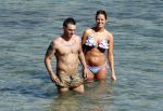 ibiza 15 juni 2013
Rodney Sneijder met Maybritt Slof in zee.
Peter Smulders bv