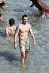 ibiza 15 juni 2013
Wesley Sneijder en Yolanthe Sneijder Cabau met Rodney Reduan en Jalal Diba en vrienden bij tropicana beach.
Peter Smulders bv