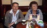 Volendam 23 mei 2013
Presentatie cd Tim Douwsma en Monique Smit in Old Dutch. Irene Moors reikt hem uit. Gerda en Ruud Smit
Peter Smulders bv