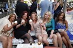 Istanbul 21 mei 2013
Presentatie nieuw sieradenlijn Yolanthe Cabau van Yolanthe Sneijder Cabau in het meest populaire restaurant / club Reina van Istanbul. Wesley Sneijder was trots als een pauw. Sylvia Sneijder met vriendinnen
Peter Smulders bv