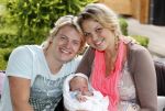 Losser 12 juni 2013
Thomas Berge en Myrthe Mylius met hun pas geboren zoontje Jack.
Peter Smulders bv