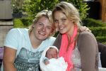 Losser 12 juni 2013
Thomas Berge en Myrthe Mylius met hun pas geboren zoontje Jack.
Peter Smulders bv