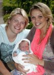 Losser 12 juni 2013
Thomas Berge en Myrthe Mylius met hun pas geboren zoontje Jack.
Peter Smulders bv