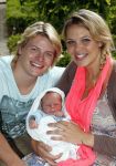 Losser 12 juni 2013
Thomas Berge en Myrthe Mylius met hun pas geboren zoontje Jack.
Peter Smulders bv