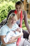 Losser 12 juni 2013
Thomas Berge en Myrthe Mylius met hun pas geboren zoontje Jack.
Peter Smulders bv