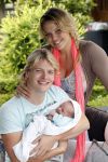 Losser 12 juni 2013
Thomas Berge en Myrthe Mylius met hun pas geboren zoontje Jack.
Peter Smulders bv