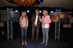 Volendam 23 mei 2013
Presentatie cd Tim Douwsma en Monique Smit in Old Dutch. Irene Moors reikt hem uit.
Peter Smulders bv