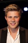 Volendam 23 mei 2013
Presentatie cd Tim Douwsma en Monique Smit in Old Dutch. Irene Moors reikt hem uit.
Peter Smulders bv