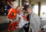 Noordwijk 5 juni 2014
Vertrek Nederlands elftal richting Brazilie vanaf Huis ter Duin. De vrouwen en de kinderen zwaaien de spelers uit. Dirk Kuyt met vrouw en kinderen
