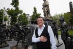 Amsterdam 3 juni 2014
Presentatie cast Dorus met oa Henk Poort
Johnny Kraaijkamp
Diederick Ensink
Barbera van der Kaay
Lois van de Ven
Marco Braam
Albert Verlindeï¿½