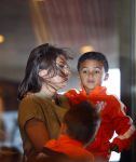 Noordwijk 5 juni 2014
Vertrek Nederlands elftal richting Brazilie vanaf Huis ter Duin. De vrouwen en de kinderen zwaaien de spelers uit. Patrick Rosanna en Shane Kluivert