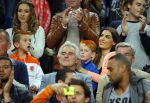Amsterdam 4 juni 2014
Yolanthe Sneijder Cabau met jessey Sneijder en neefje op tribune bij Nederland-Wales. Reduan Diba is er ook bij