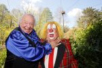 Alphen aan de Rijn 7 mei 2015
Patrick Martens (Koen),Aad van Toor (Adriaan), Bas van Toor (Bassie) en Janouk Kelderman (Keet) tijdens de opnamedag van de nieuwe speelfilm Keet & Koen en de speurtocht naar Bassie & Adriaan .