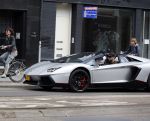 Amsterdam 27 mei 2015  
Afrojack met (een) vriendin in zijn Lambirghini Aventador op de pc hooftstraat en daarna op andere plekken in zuid. Ze zijn gaan shoppen in Louis Vuitton