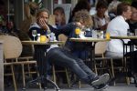 Amsterdam 27 mei 2015
Alain Clark met zijn zoon Nilo op de fiets en op terras in Amsterdam zuid.