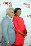 Amsterdam 25 mei 2015
Premiere Schneider vs Bax van Alex v Warmerdam in het eye theater. Annet Malherbe met zoon