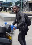 Schiphol 20 mei 2015
Trijntje Oosterhuis arriveert op schiphol na songfestival. Haar vriend Alvin Lewis alsmede haar stylist Ruud van der Peijl zijn ook aanwezig.