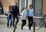 Amsterdam 17 mei 2015
Amanda Beekman en haar vriend Harrie Kolen gaan ijsje eten met Yasmijn Michelle en Achilles Krabbe en met Kees en Marja Beekman (ouders)