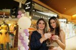 Apeldoorn 7 mei 2015
Melisa v d Meijde en Lammy openen een winkel in Apeldoorn.