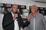 Vinkeveen 9 september 2014
Presentatie Andre Hazes boek geschreven door Jos v Zoelen. Eerste boek wordt uitgerekt door Andy v d Meijde in de plashoeve.