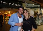 Apeldoorn 7 mei 2015
Melisa v d Meyde en Lammy openen een winkel in Apeldoorn. Andy v d Meyde is natuurlijk aanwezig.