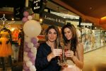 Apeldoorn 7 mei 2015
Melisa v d Meyde en Lammy openen een winkel in Apeldoorn. Andy v d Meyde is natuurlijk aanwezig.