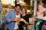 Apeldoorn 7 mei 2015
Melisa v d Meyde en Lammy openen een winkel in Apeldoorn. Andy v d Meyde is natuurlijk aanwezig.