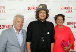 Amsterdam 25 mei 2015
Premiere Schneider vs Bax van Alex v Warmerdam in het eye theater. Annet Malherbe met zoon
