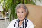 Rotterdam 13 mei 2015
Op bezoek thuis bij zangeres Annie de Reuver die inmiddels 98 jaar oud is en in een verzorgingstehuis woont. Bas en Coby v Toor komen regelmatig op bezoek bij haar.