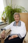 Rotterdam 13 mei 2015
Op bezoek thuis bij zangeres Annie de Reuver die inmiddels 98 jaar oud is en in een verzorgingstehuis woont. Bas en Coby v Toor komen regelmatig op bezoek bij haar.