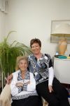 Rotterdam 13 mei 2015
Op bezoek thuis bij zangeres Annie de Reuver die inmiddels 98 jaar oud is en in een verzorgingstehuis woont. Bas en Coby v Toor komen regelmatig op bezoek bij haar.